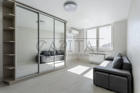 Продажа  квартира Киевская обл., Киев, Автозаводская ул., 23 - 74/79