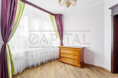 Продажа  квартира Киевская обл., Киев, Ахматовой Анны ул., 32/18 - 27/44