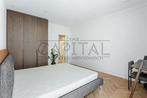 Продажа  квартира Киевская обл., Киев, Предславинская ул., 53 - 13/30