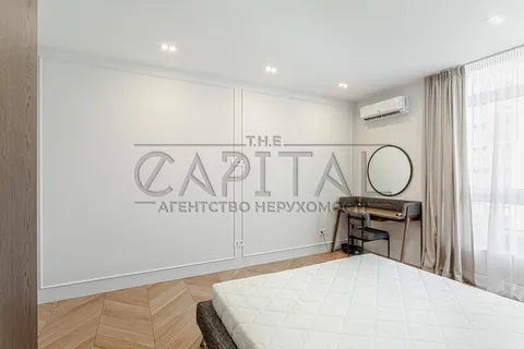 Продажа  квартира Киевская обл., Киев, Предславинская ул., 53 - 14/30
