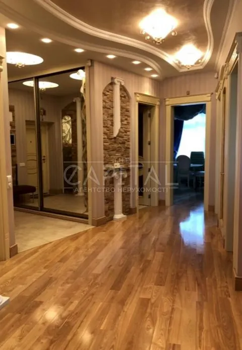 Продажа  квартира Киевская обл., Киев, Старонаводницкая ул., 6б - 4/9