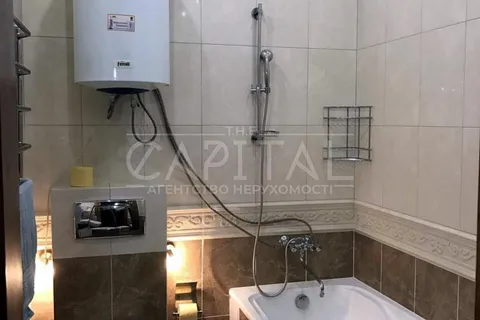 Продажа  квартира Киевская обл., Киев, Дмитриевская ул., 69 - 17/20