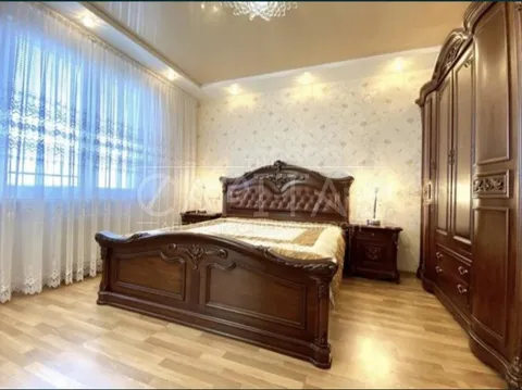 Продажа  квартира Киевская обл., Киев, Голосеевская ул., 62 - 7/18
