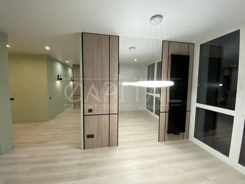 Продажа  квартира Киевская обл., Киев, Героев полка «Азов» ул., 8 - 28/38