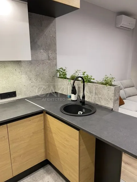 Продажа  квартира Киевская обл., Киев, Регенераторная ул.,  - 3/11