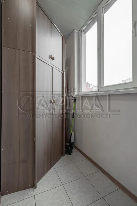 Продажа  квартира Киевская обл., Киев, Бажана Николая ул., 16 - 12/30