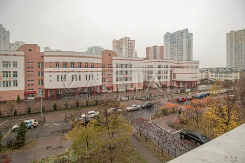Продажа  квартира Киевская обл., Киев, Бажана Николая ул., 16 - 30/30