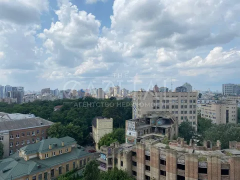 Продажа  квартира Киевская обл., Киев, Бульварно-Кудрявская ул., 21 - 27/32