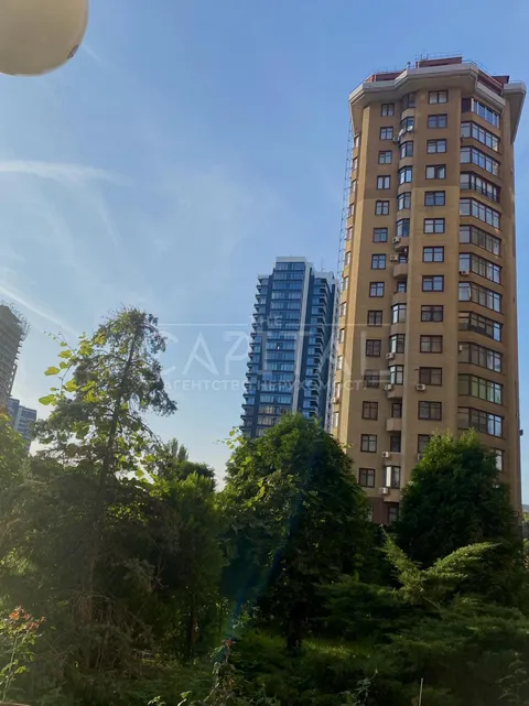 Продажа  квартира Киевская обл., Киев, Коновальца Евгения ул., 32 - 6/8