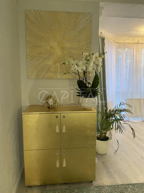 Продажа  квартира Киевская обл., Киев, Волынская ул., 9А - 17/28
