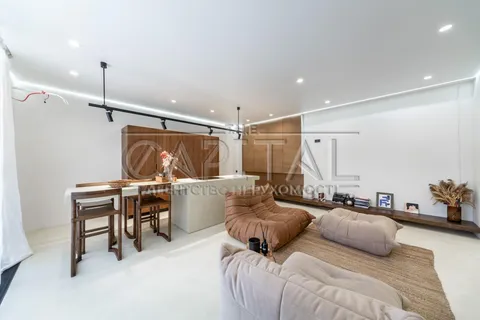 Продажа  квартира Киевская обл., Киев, Предславинская ул., 42а - 14/14