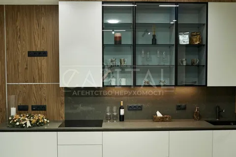 Продажа  квартира Киевская обл., Киев, Набережно-Рыбальская ул., 3 - 3/37