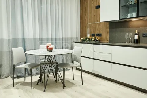 Продажа  квартира Киевская обл., Киев, Набережно-Рыбальская ул., 3 - 5/37