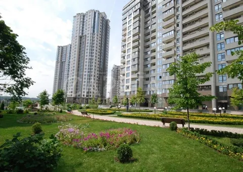 Продажа  квартира Киевская обл., Киев, Андрея Верхогляда ул., 20 - 4/8