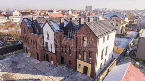 Продажа  частный дом Киевская обл., Гатное, Сірка Івана ул., 2 - 3/7