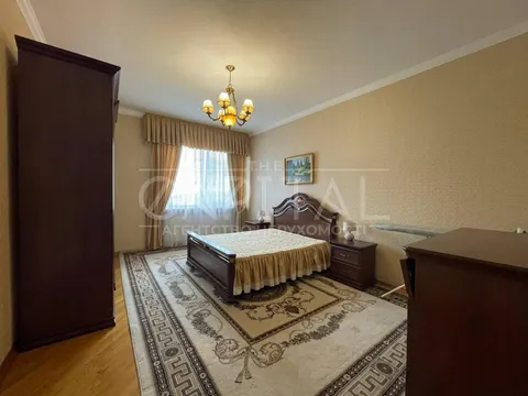 Продажа  квартира Киевская обл., Киев, Старонаводницкая ул., 13а - 9/32