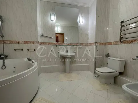 Продажа  квартира Киевская обл., Киев, Старонаводницкая ул., 13а - 23/32