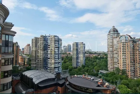 Продажа  квартира Киевская обл., Киев, Старонаводницкая ул., 13а - 31/32
