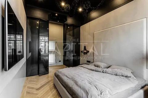 Продажа  квартира Киевская обл., Киев, Андреевский спуск ул., 3 - 16/33