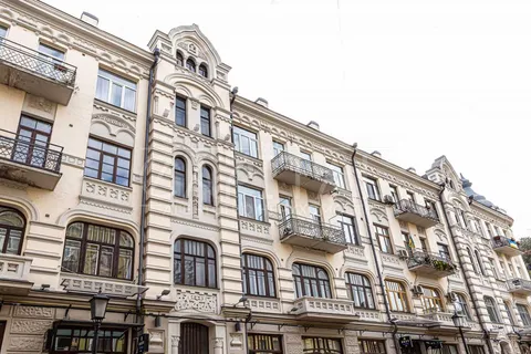 Продажа  квартира Киевская обл., Киев, Андреевский спуск ул., 3 - 32/33