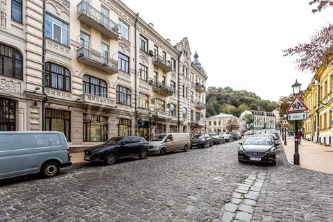 Продажа  квартира Киевская обл., Киев, Андреевский спуск ул., 3 - 33/33