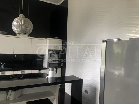 Продажа  квартира Киевская обл., Киев, Майбороды ул., 23 - 10/17