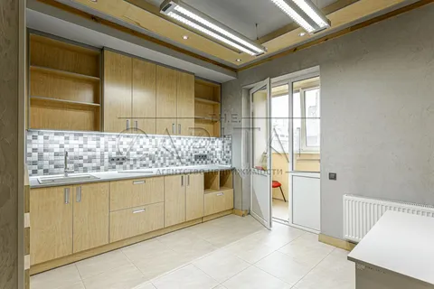 Продажа  офисное помещение Киевская обл., Киев, Малевича ул., 89 - 17/36