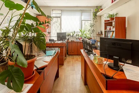 Продажа  офисное помещение Киевская обл., Киев, Ушинского ул., 13А - 21/34