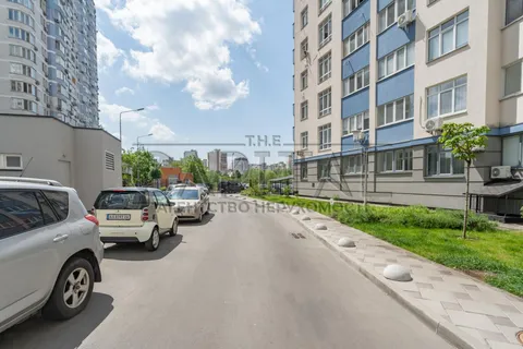 Продажа  коммерческое помещение Киевская обл., Киев, Пчелки Елены ул., 7 - 2/28