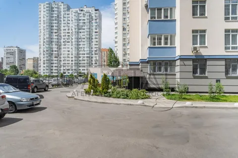 Продажа  коммерческое помещение Киевская обл., Киев, Пчелки Елены ул., 7 - 3/28
