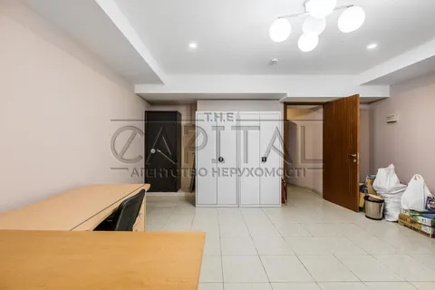 Продажа  офисное помещение Киевская обл., Киев, Хмельницкого Богдана ул., 80 - 14/24