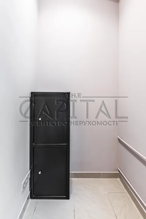 Продажа  офисное помещение Киевская обл., Киев, Хмельницкого Богдана ул., 80 - 17/24