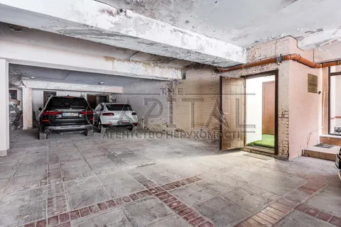 Продажа  офисное помещение Киевская обл., Киев, Хмельницкого Богдана ул., 80 - 23/24