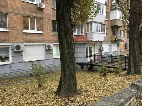 Продажа  коммерческое помещение Киевская обл., Киев, Джона Маккейна ул., 42 - 5/30