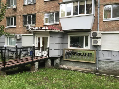 Продажа  коммерческое помещение Киевская обл., Киев, Джона Маккейна ул., 42 - 7/30
