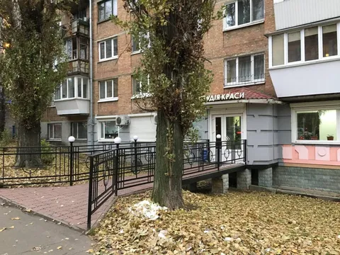 Продажа  коммерческое помещение Киевская обл., Киев, Джона Маккейна ул., 42 - 8/30