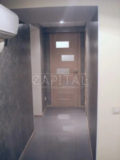 Продажа  офисное помещение Киевская обл., Киев, Почайнинская ул., 42\48 - 20/24