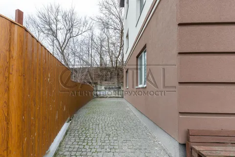 Продажа  коммерческое помещение Киевская обл., Киев, Луганская ул., 1 - 13/28