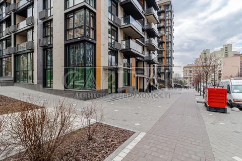 Продажа  коммерческое помещение Киевская обл., Киев, Джона Маккейна ул., 3а - 3/13