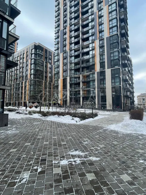 Продажа  коммерческое помещение Киевская обл., Киев, Джона Маккейна ул., 3а - 10/13