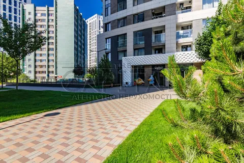 Продажа  коммерческое помещение Киевская обл., Киев, Князя Романа Мстиславича ул., 28А - 2/19
