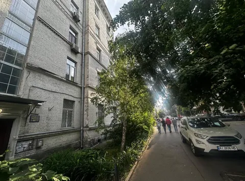 Продажа  коммерческое помещение Киевская обл., Киев, Мирного Панаса ул., 1 - 2/15