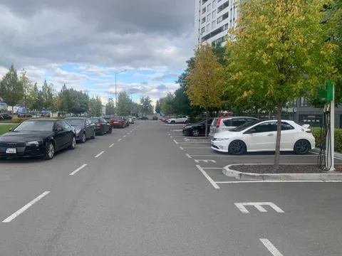 Продажа  коммерческое помещение Киевская обл., Крюковщина, Вячеслава Черновола ул.,  - 7/9