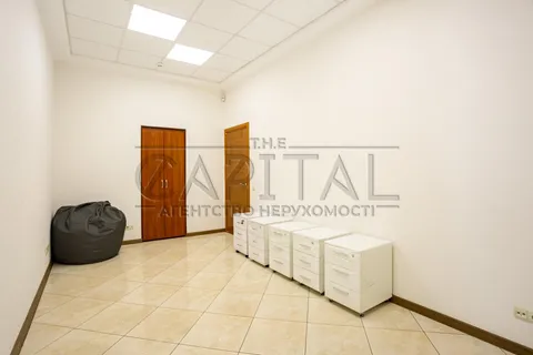 Продажа  офисное помещение Киевская обл., Киев, Ивана Мазепы ул., 26 - 8/15