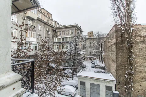Продажа  офисное помещение Киевская обл., Киев, Хмельницкого Богдана ул., 9б - 10/12