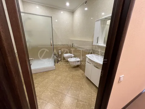Продажа  офисное помещение Киевская обл., Киев, Кловский спуск ул., 7 - 5/19