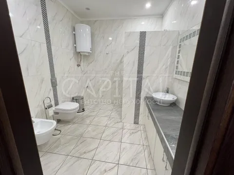 Продажа  офисное помещение Киевская обл., Киев, Кловский спуск ул., 7 - 8/19