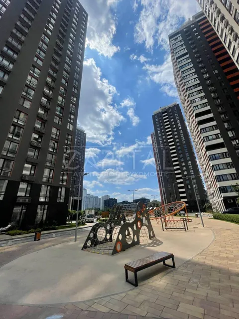 Продажа  офисное помещение Киевская обл., Киев, Днепровская наб. ул., 18а - 20/27