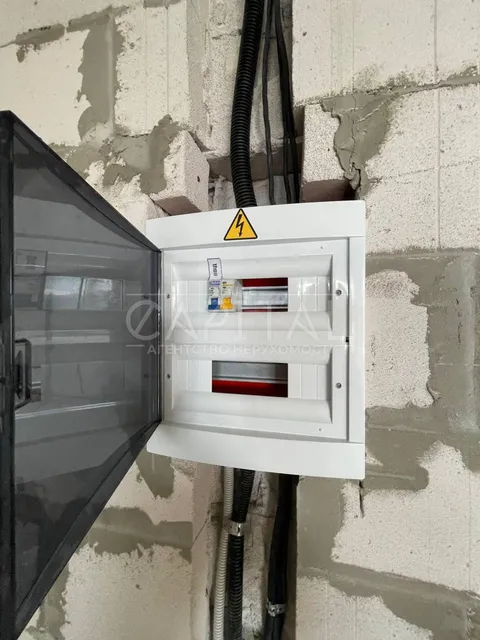 Продажа  коммерческое помещение Киевская обл., Киев, Днепровская наб. ул., 15К - 22/42