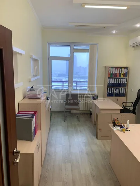 Продажа  офисное помещение Киевская обл., Киев, Срибнокильская ул., 3Б - 9/15